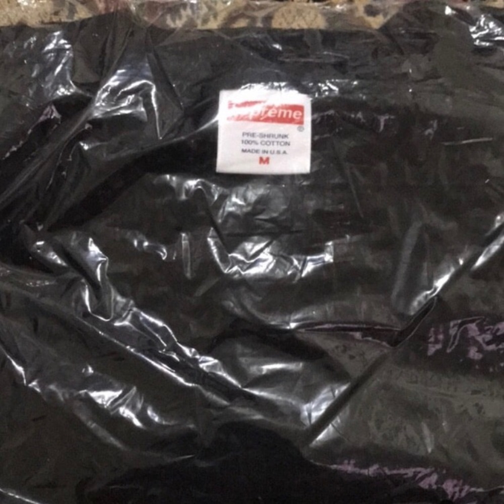 Supreme save the planet tee - Picture 2 of 2